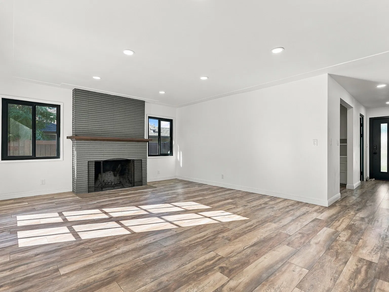 4 bed, 1950 sqft, $7,500 — Photo 3