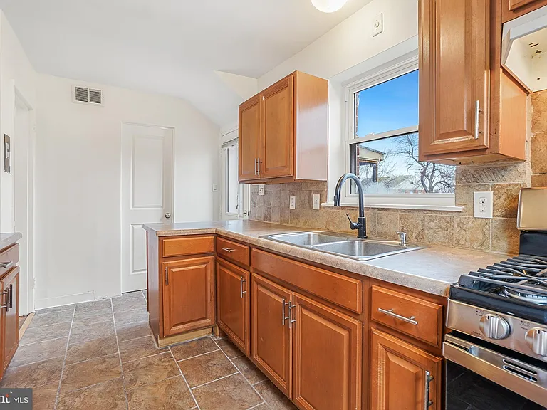 6212 Carters Ln — Photo 12