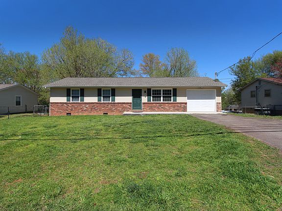 2nd image of 749 E Beaver Creek Dr