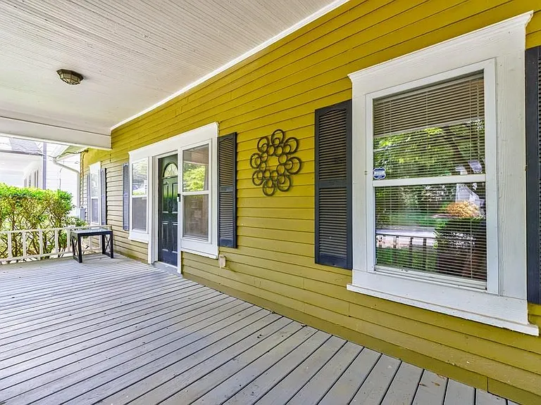 358 Clifford Ave — Photo 2