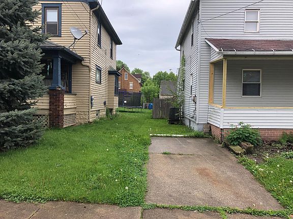 2nd image of 211 17th St NW