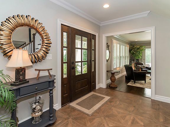 3rd image of 7 Buttonwood Dr