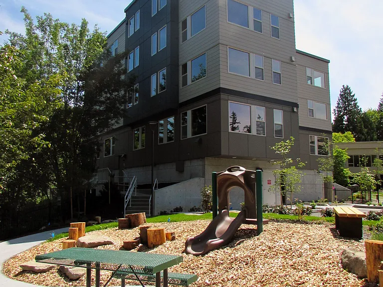 30 Bellevue — Photo 9
