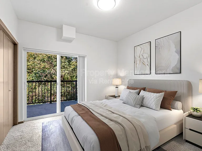 4th Ave Apartments — Photo 3