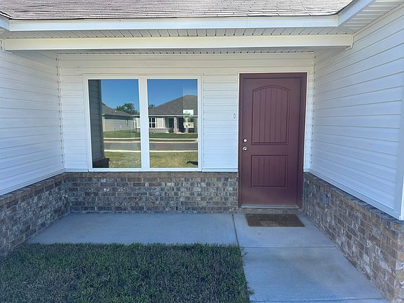 4th image of 16 Farmhouse Cir