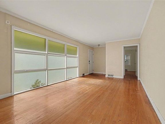 4th image of 2841 Cloverhurst Dr