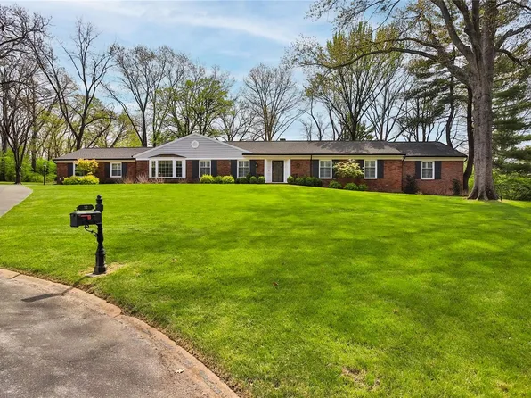 12 Coach N, Saint Louis, MO 63131