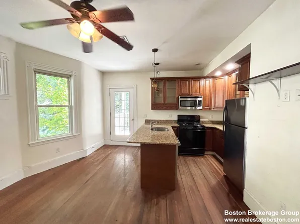 (undisclosed Address), Roxbury Crossing, MA 02120