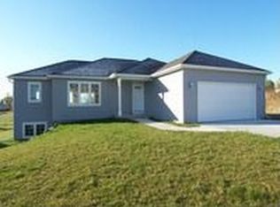 655 Bluegrass Trl, Waterloo, WI 53594