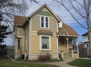 258 Hill Ave, Elgin, IL 60120
