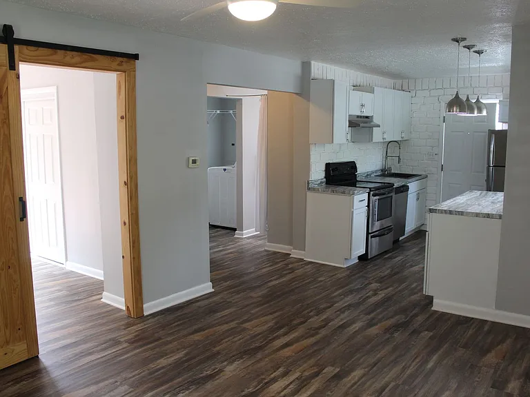 104 N Grant St — Photo 6
