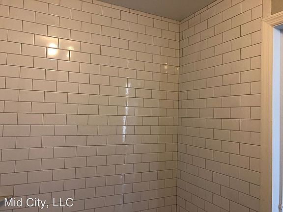 2nd image of 109 E Duffy St APT E