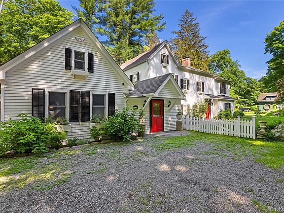 3rd image of 31 Kittredge Dr