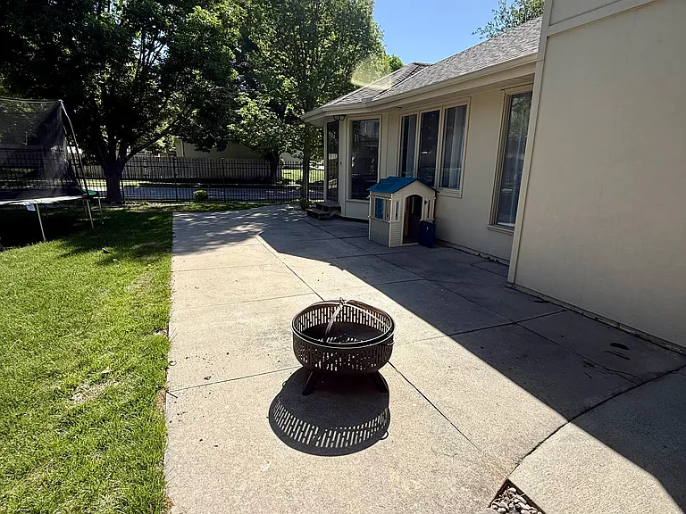 2902 Blackhawk Dr — Photo 25