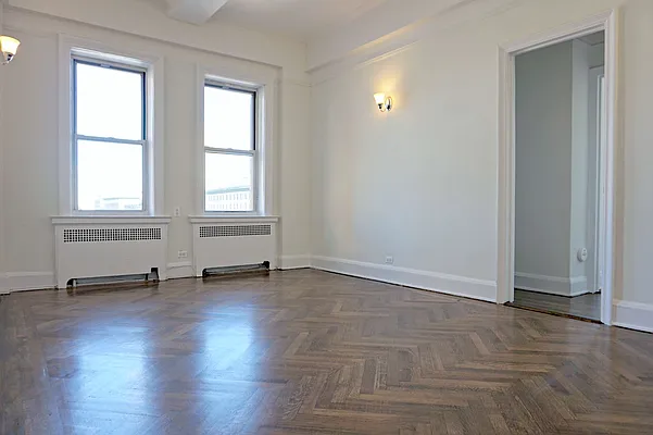 Rented by Metropolitan Equities | media 7