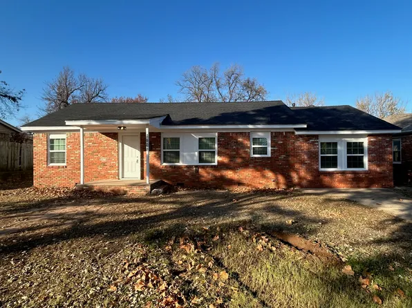 1608 S 9th St, Chickasha, OK 73018