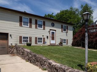 124 Evergreen St, Hummelstown, PA 17036