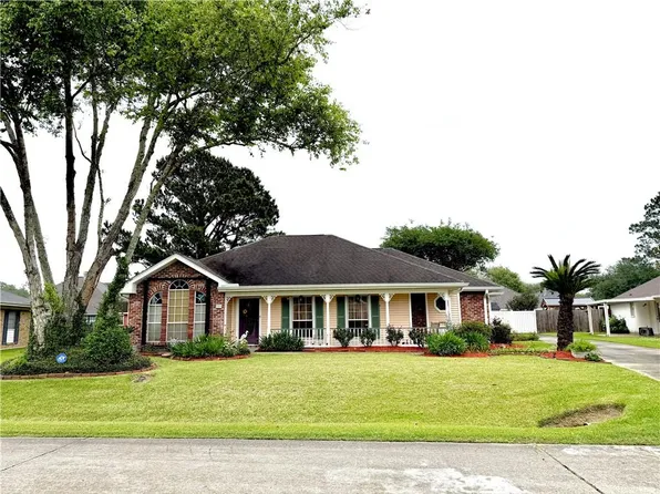 111 E Killarney Dr, Thibodaux, LA 70301