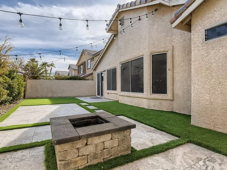 2212 Crestline Falls Pl — Photo 13