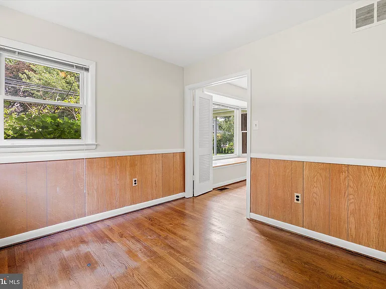 7504 Radnor Rd — Photo 19