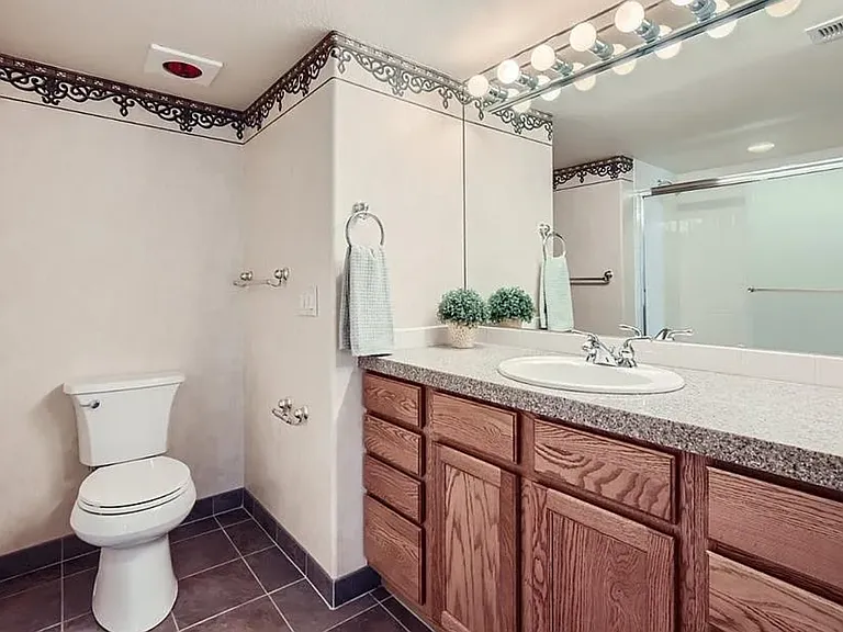652 La Bourgade Point — Photo 14