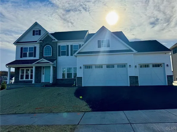 2780 Hawk Valley Ct #9, Center Valley, PA 18034