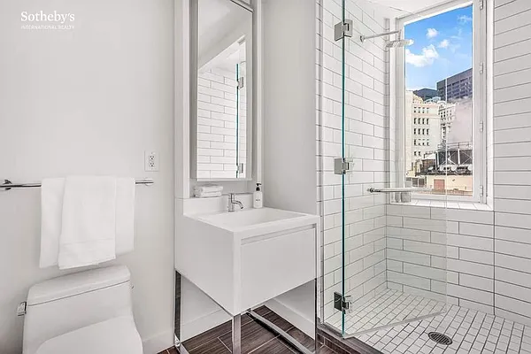 Sold by Sotheby's International Realty | media 11