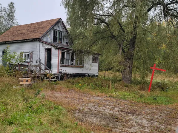 14 Emerson Street, Enfield, ME 04493