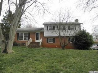 3236 Cross Winds Rd, Charlotte, NC 28227