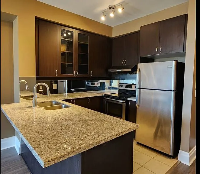 151 Upper Duke Cres #1008 — Photo 4