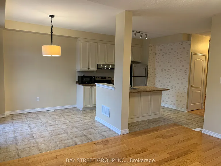 87 Hammersly Blvd — Photo 9