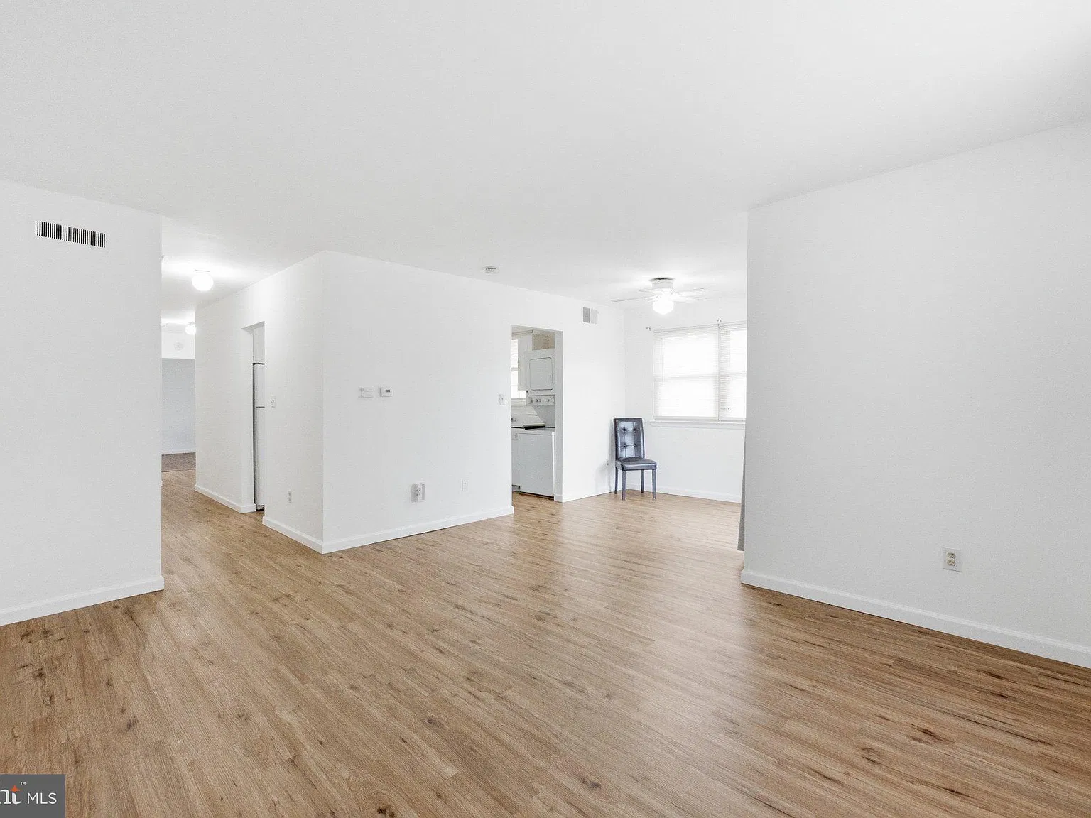 2 bed, 1.5 bath, 960 sqft, $1,900 — Photo 3
