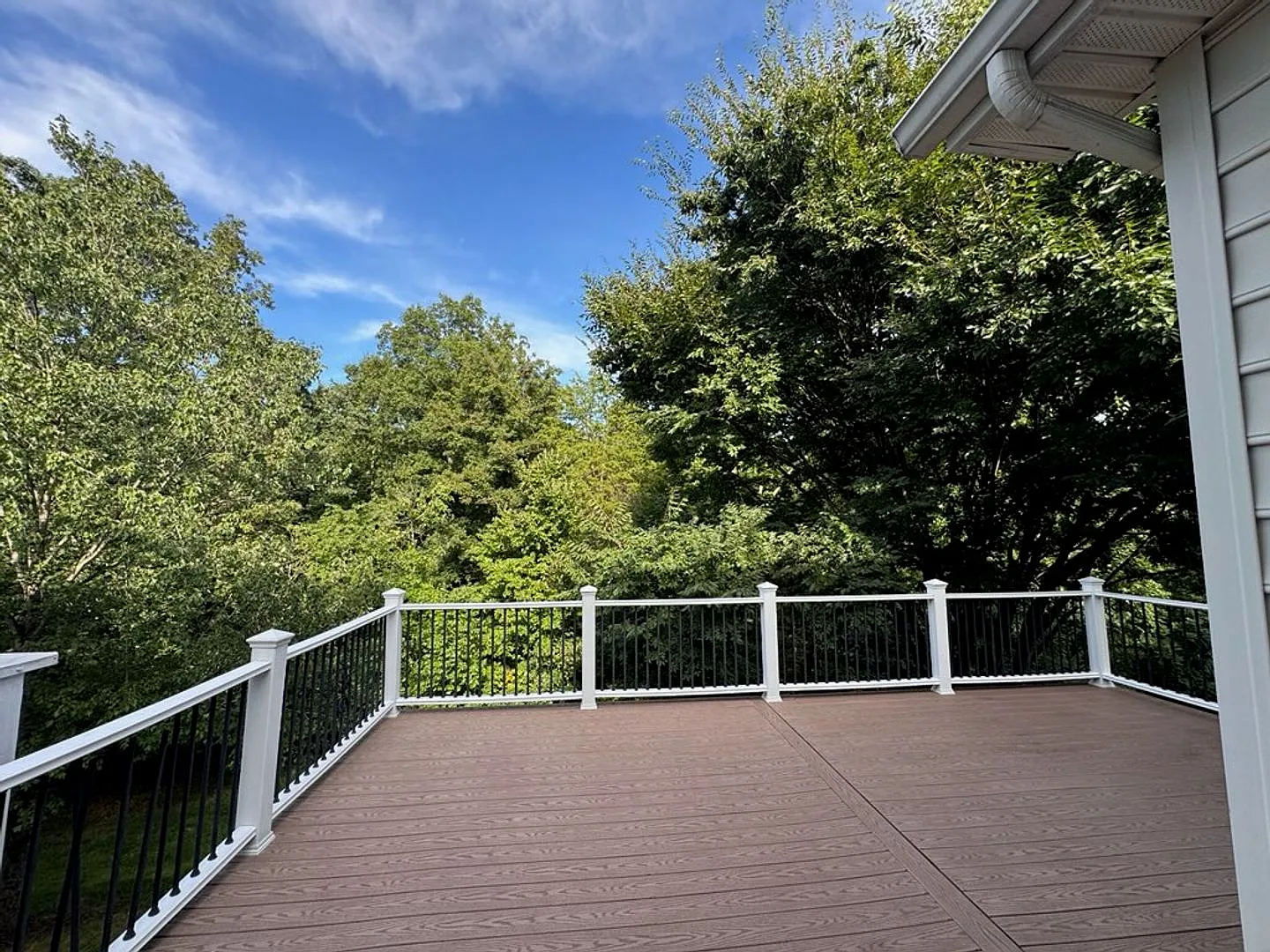 Stunning 4BR Townhome in Belmont Country Club Gated, Golf Course Community — Photo 3