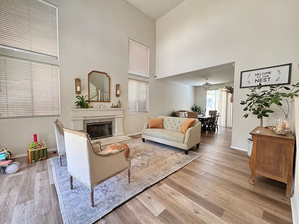 1st image of 1551 Sapphire Ln