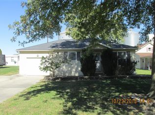 717 S 1st St, Breese, IL 62230