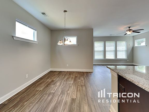 4th image of 132 Harvest Glen Ln