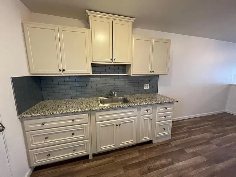 9940 Walnut St — Photo 2