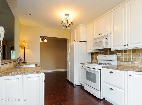 2nd image of 220 Memory Ln Unit 4
