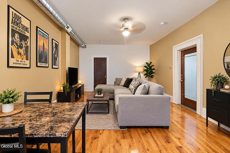 4th image of 60 Clinton Avenue