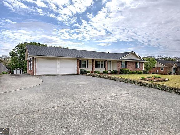 2nd image of 14 Parr Wade Rd SE