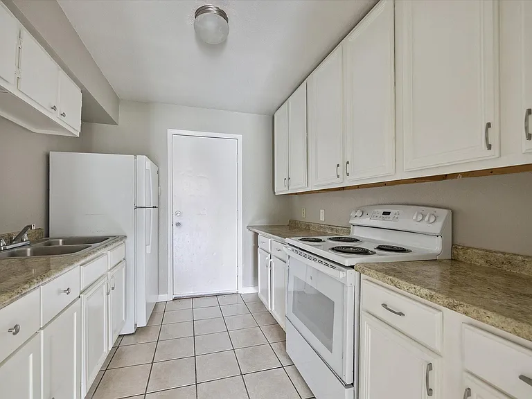 5107 Clover St — Photo 5