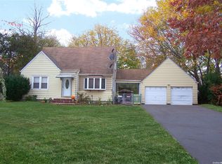 36 Dare Rd, Selden, NY 11784