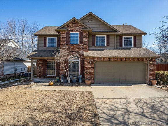 2nd image of 1702 Walnut Hill Ln