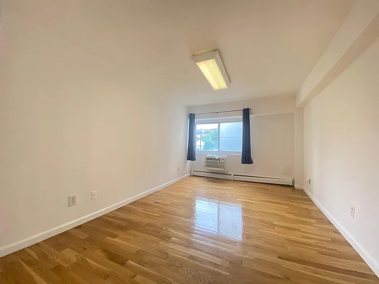 333 Grand Ave #2R — Photo 8