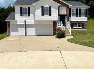 2850 Mallard Ct, Imperial, MO 63052