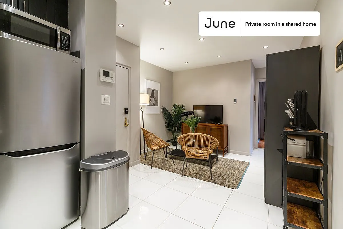 Full bedroom in 4 bed/1 bath home in Upper West Side #363 A — Photo 4
