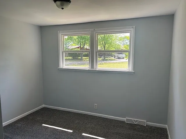 229 Yorktown Rd — Photo 10