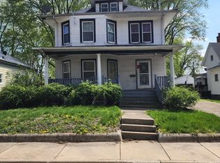 908 W Mulberry St, Bloomington, IL 61701