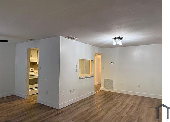 1st image of 22291 Westchester Blvd