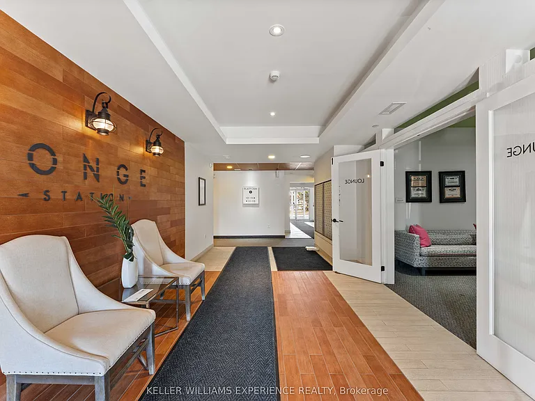 720 Yonge St #307 — Photo 4